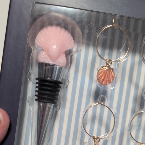 Mermaid & Seashells Bottle Stopper & Drink Charms Party Pack - Picture 4 of 6